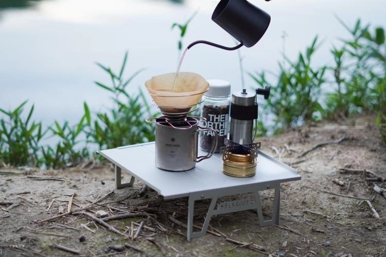 万能チタンマグカップ Cam21 Insta Snow Peakのストーリー Liker ライカ